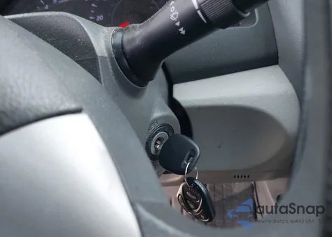 2010 Toyota Camry Le/Se/Xle z USA, uszkodzony, nr VIN 4T4BF3EK3AR009631